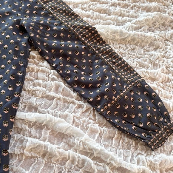 LOFT Boho Floral Peasant Blouse Gray Pink Long Sleeve Top Small - Picture 4 of 8